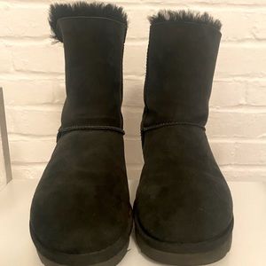 UGG Bailey Bow black size 9
